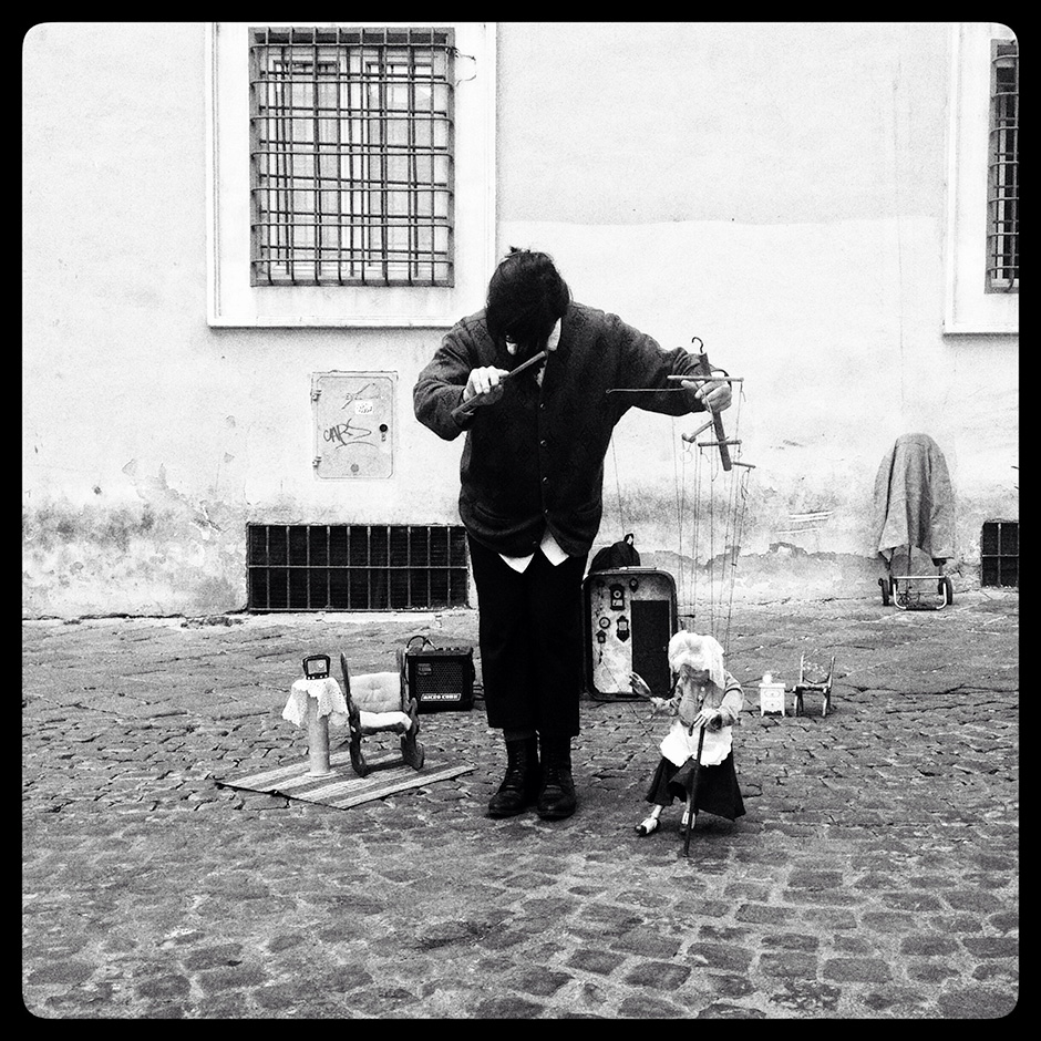 puppeteer and marionette in Rome